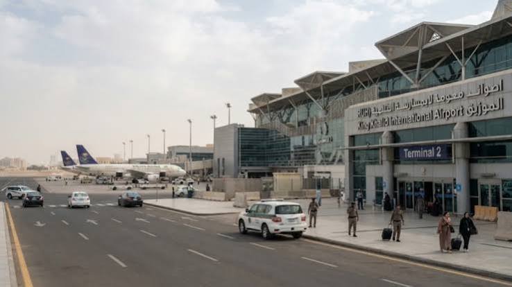 انفجار مطار الرياض وإجلاء المسافرين من مطار الملك خالد الدولي