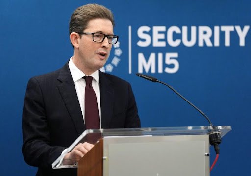 تهديدات روسيا وإيران لبريطانيا وتحذير MI5 من مخاطر الذكاء الاصطناعي